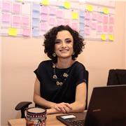 Filha de professores metida a executiva (que se entregou a consultoria pra viver a maternidade)